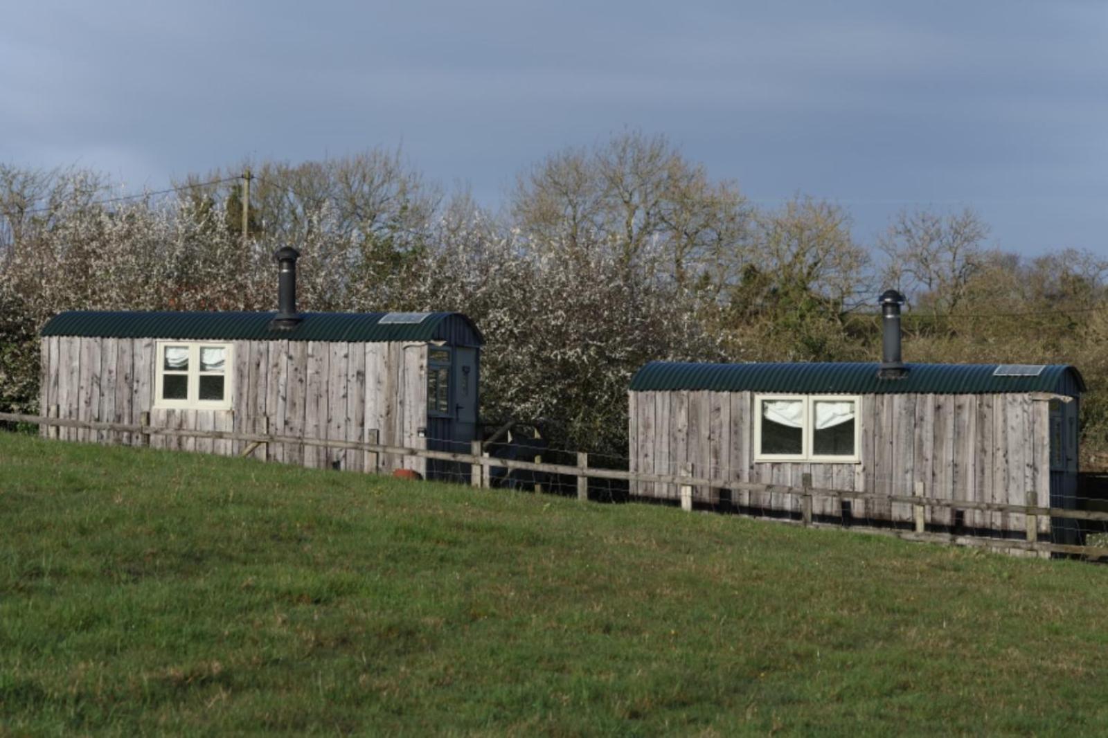 Meadowbeck - Shepherd Huts Fylingdales Екстер'єр фото