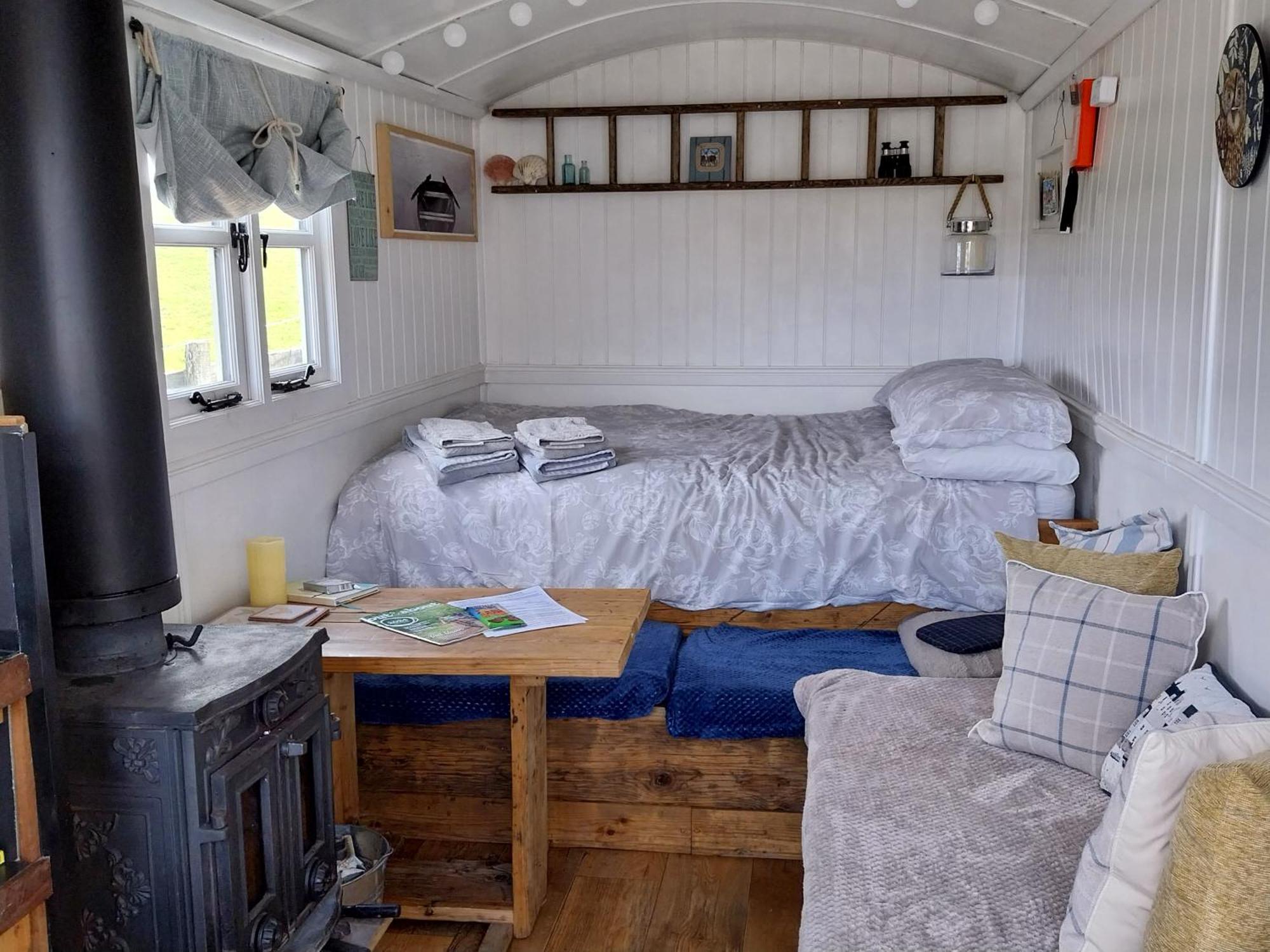 Meadowbeck - Shepherd Huts Fylingdales Екстер'єр фото