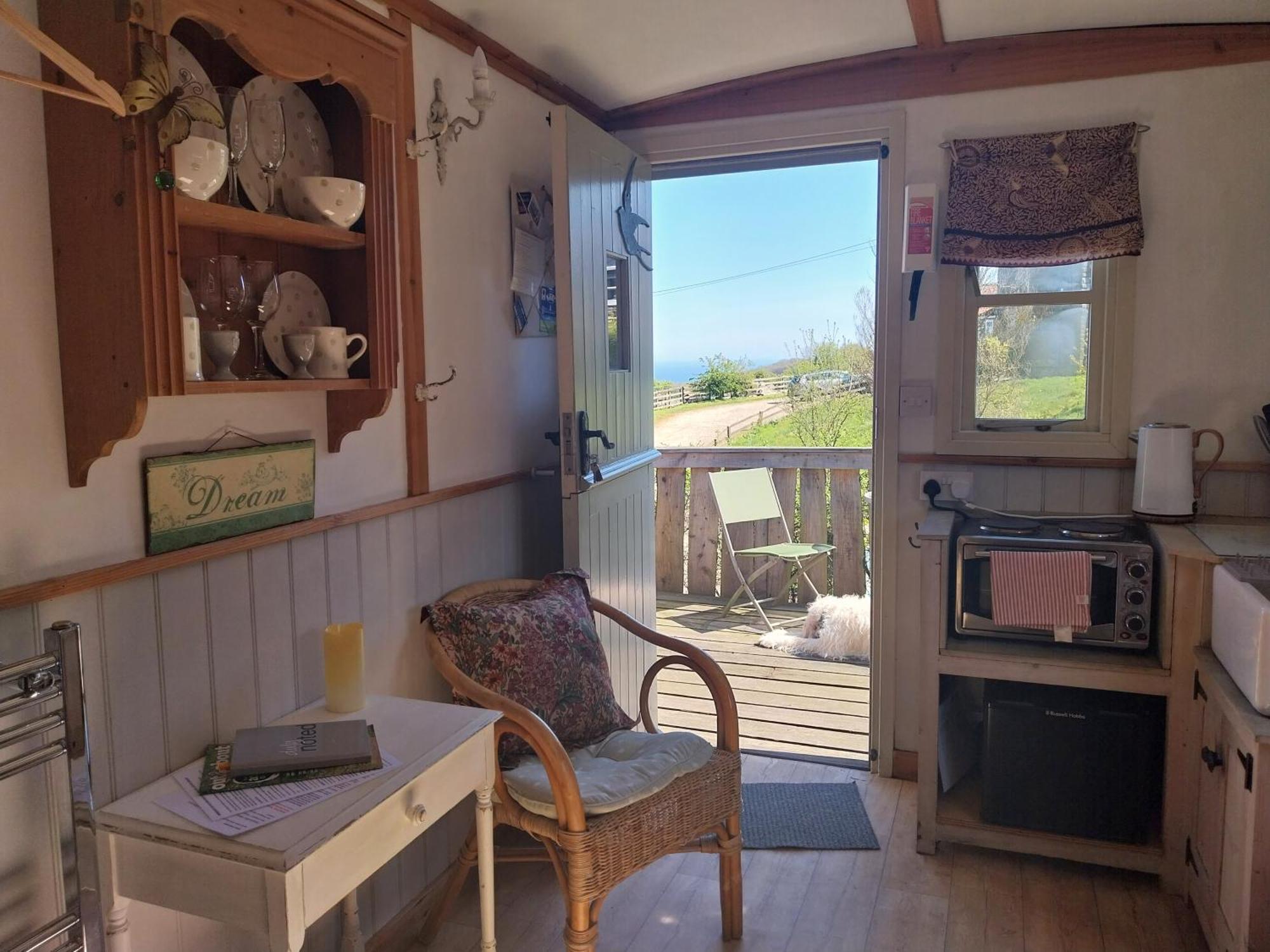 Meadowbeck - Shepherd Huts Fylingdales Екстер'єр фото