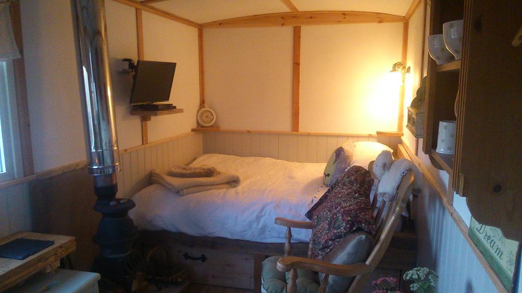 Meadowbeck - Shepherd Huts Fylingdales Екстер'єр фото