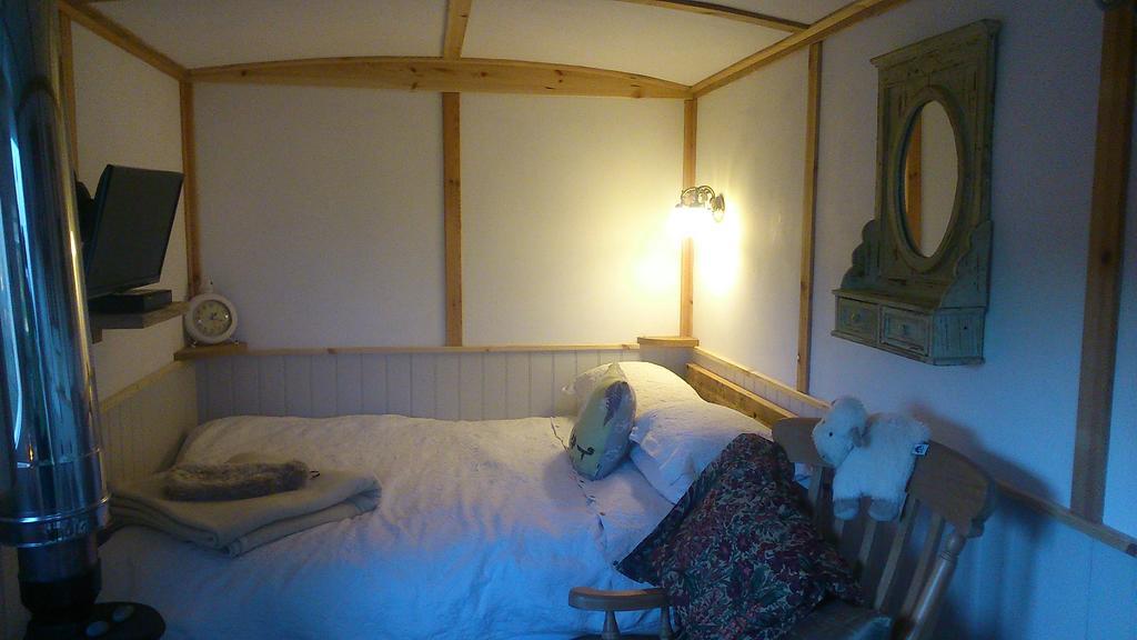 Meadowbeck - Shepherd Huts Fylingdales Екстер'єр фото