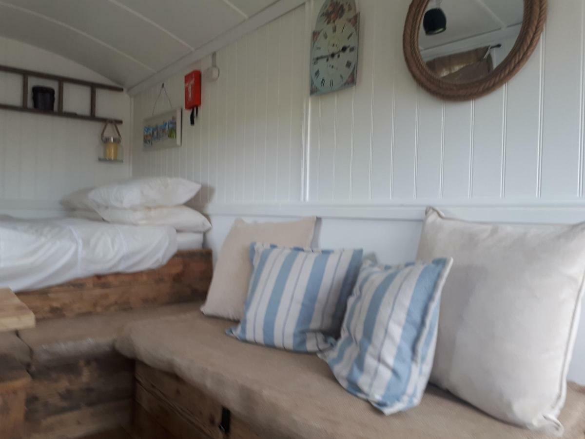 Meadowbeck - Shepherd Huts Fylingdales Екстер'єр фото