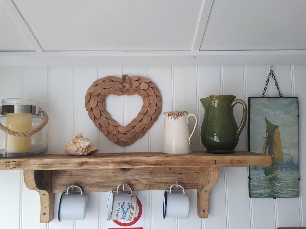 Meadowbeck - Shepherd Huts Fylingdales Екстер'єр фото